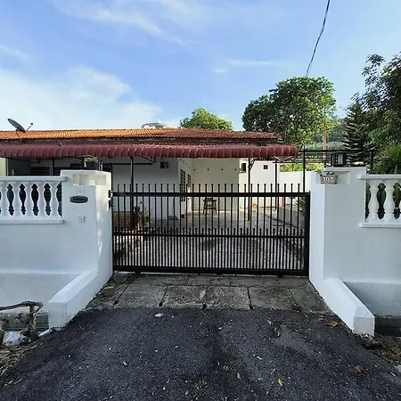 Getaway Hometsay Neaby Beach Batu Ferringghi 4Br For 15Px Tanjung Bungah  Exterior photo