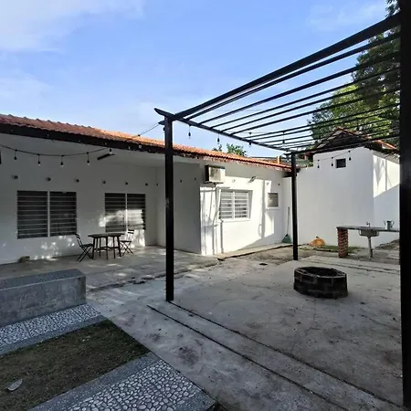 Getaway Hometsay Neaby Beach Batu Ferringghi 4Br For 15Px Tanjung Bungah  Exterior photo