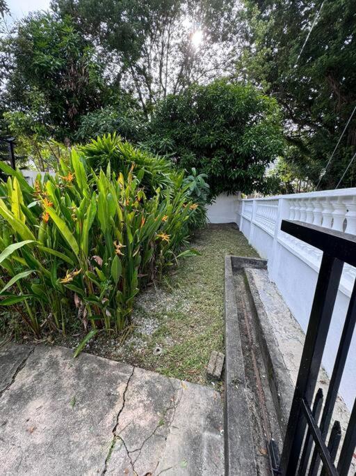 Getaway Hometsay Neaby Batu Ferringghi 4br For 15px Rumah percutian