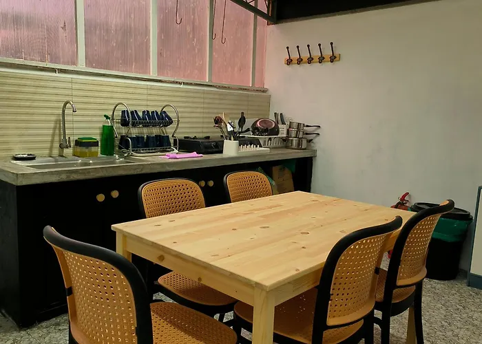 Getaway Hometsay Neaby Beach Batu Ferringghi 4Br For 15Px