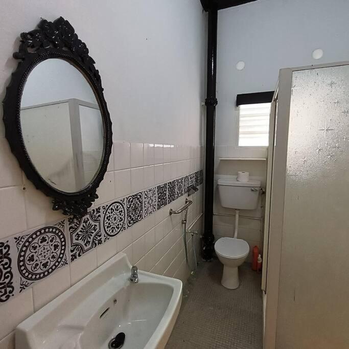 Getaway Hometsay Neaby Batu Ferringghi 4br For 15px *