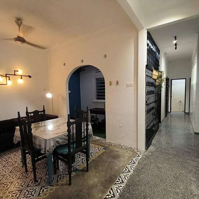 Getaway Hometsay Neaby Batu Ferringghi 4br For 15px Tanjung Bungah (Penang)