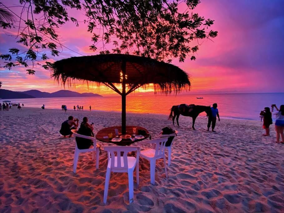 Getaway Hometsay Neaby Batu Ferringghi 4br For 15px