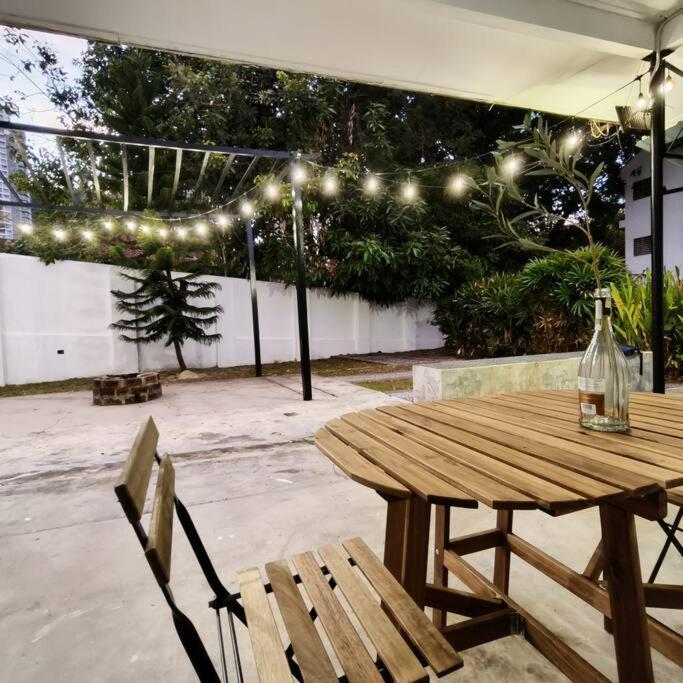 Getaway Hometsay Neaby Batu Ferringghi 4br For 15px Holiday home Tanjung Bungah (Penang)