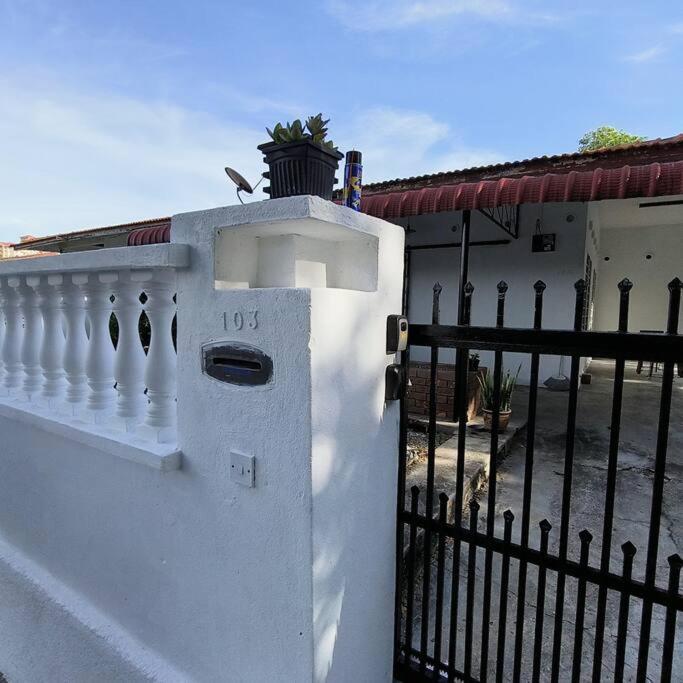 Holiday home Getaway Hometsay Neaby Batu Ferringghi 4br For 15px