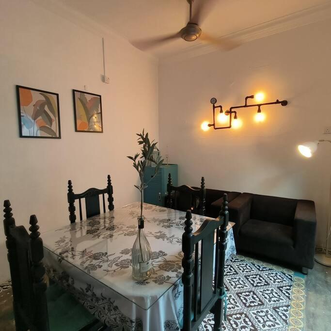 Getaway Hometsay Neaby Batu Ferringghi 4br For 15px Holiday home *